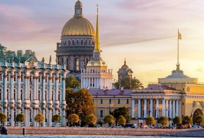 KRALİÇE: ST PETERSBURG PC (LED)