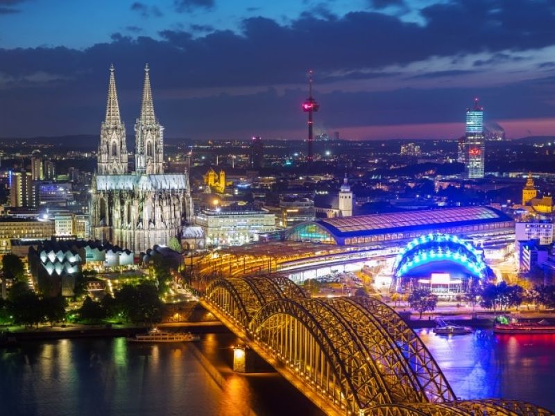 5 ÜLKE ILE BENELUX & PARİS & KÖLN TURU Türk Hava Yolları ile 7 gece