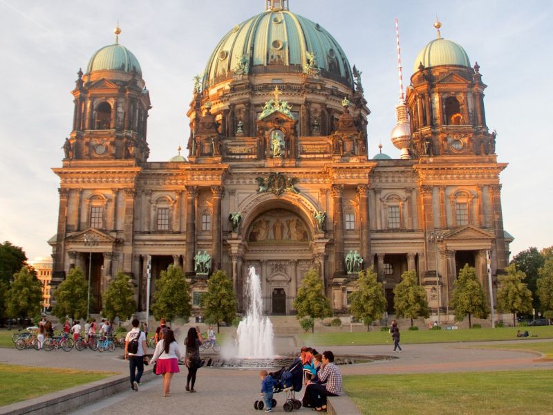 Prag & Berlin Turu 4 Gece 5 Gün - Antalya dan SunExpress ile